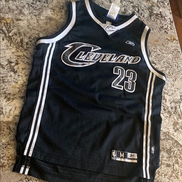 Lebron James #23 Basketball Jersey Cleveland Cavaliers Black kid sz 10/12 - Picture 2 of 6